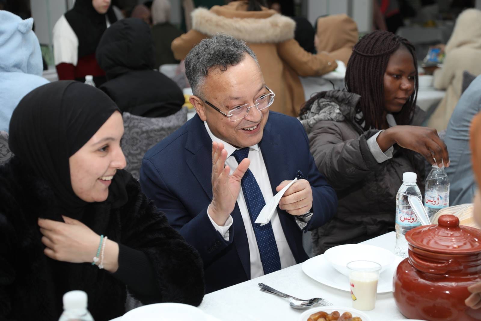 In pictures: Badari shares breakfast with students, Badali Ibrahim - New Algeria