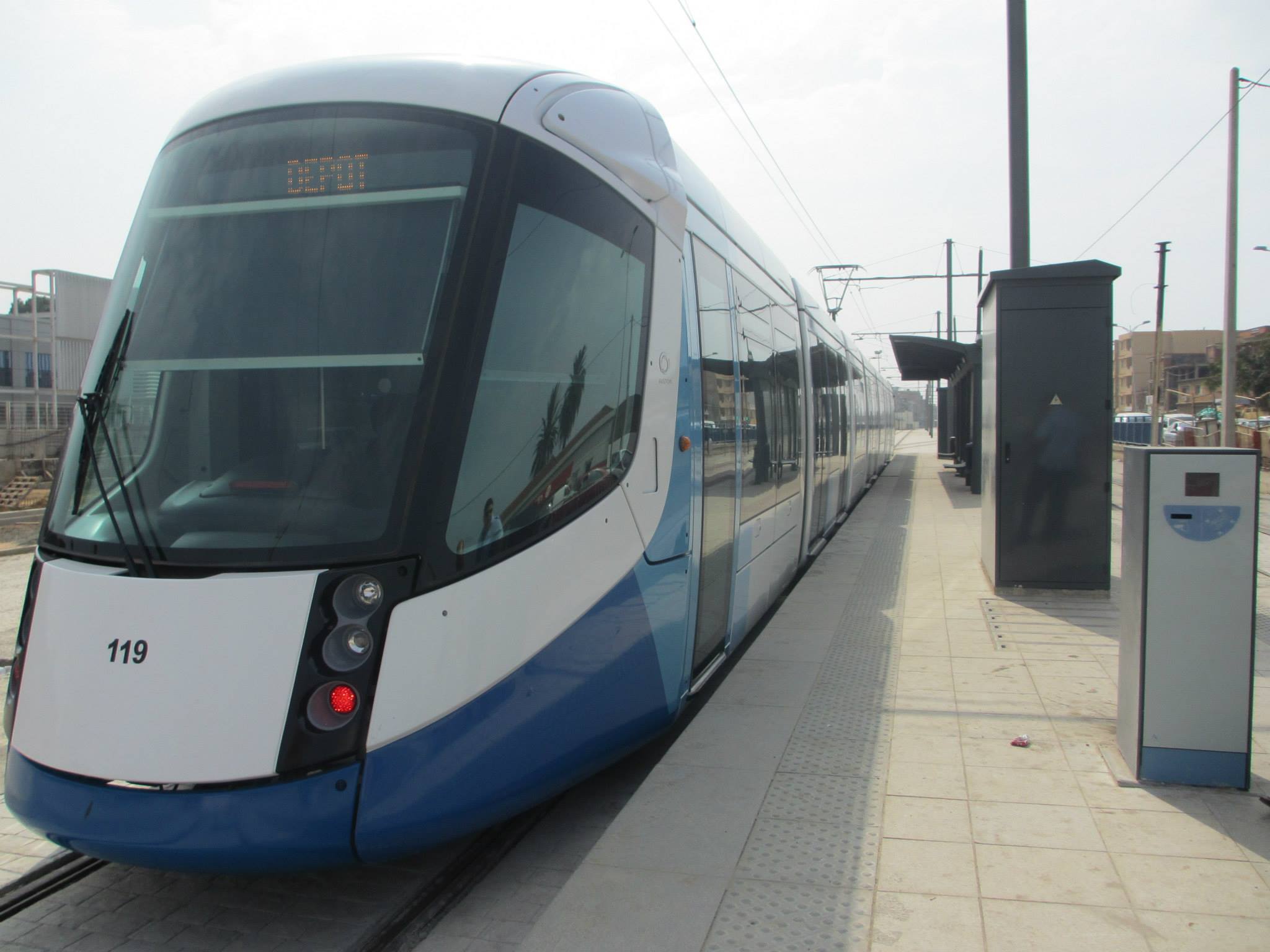 The capital's tram returns to service - New Algiers