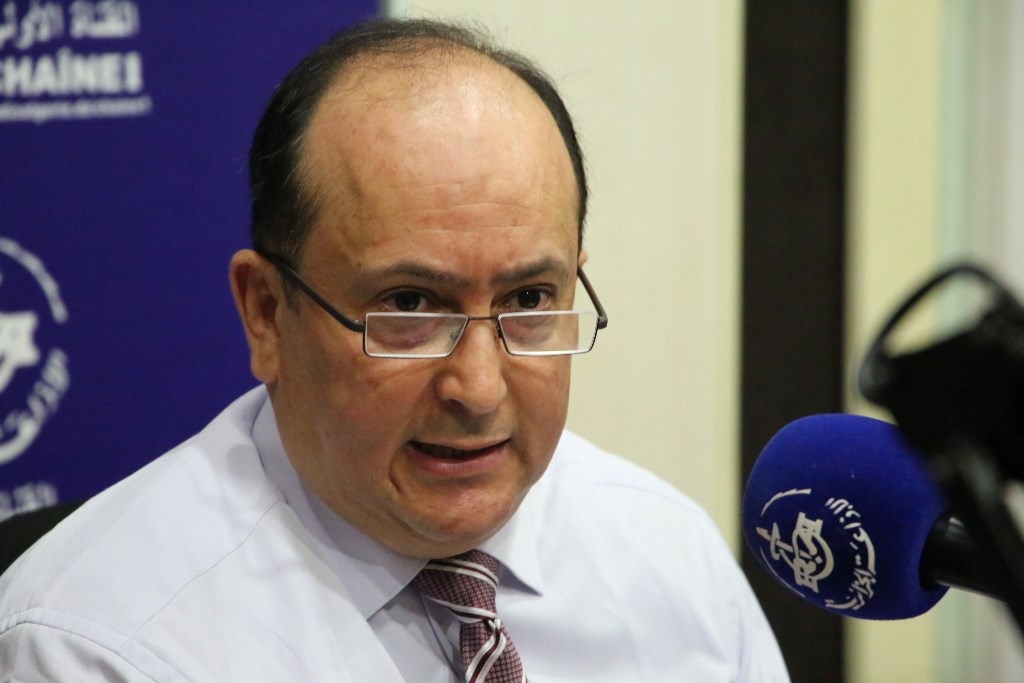 A stranger prays for the souls of the martyrs in Chlef - New Algeria