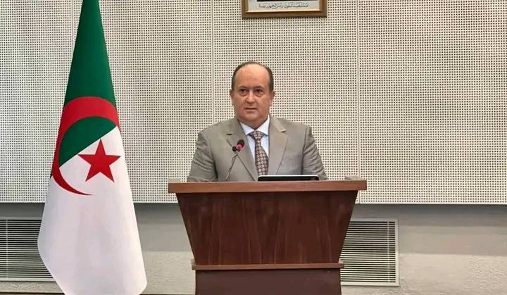 Gharib supervises the presentation of the Presidential Prize for Literature - New Algeria