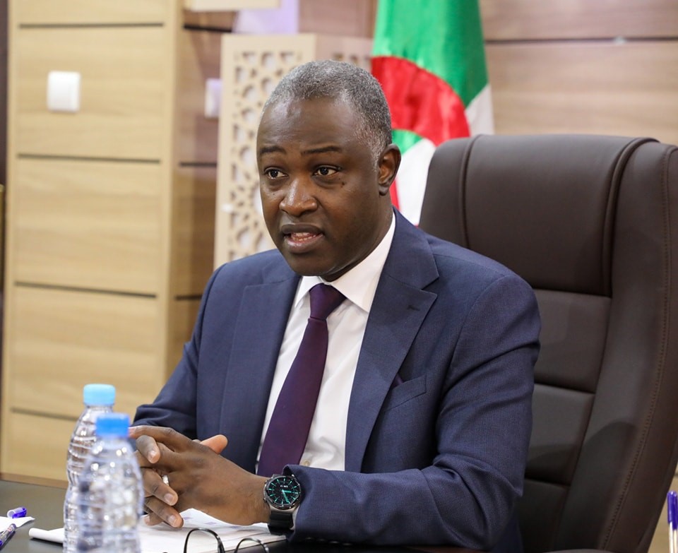 Le Ministère de la Jeunesse et des Sports réfute les déclarations attribuées au ministre.. Quelle histoire !!