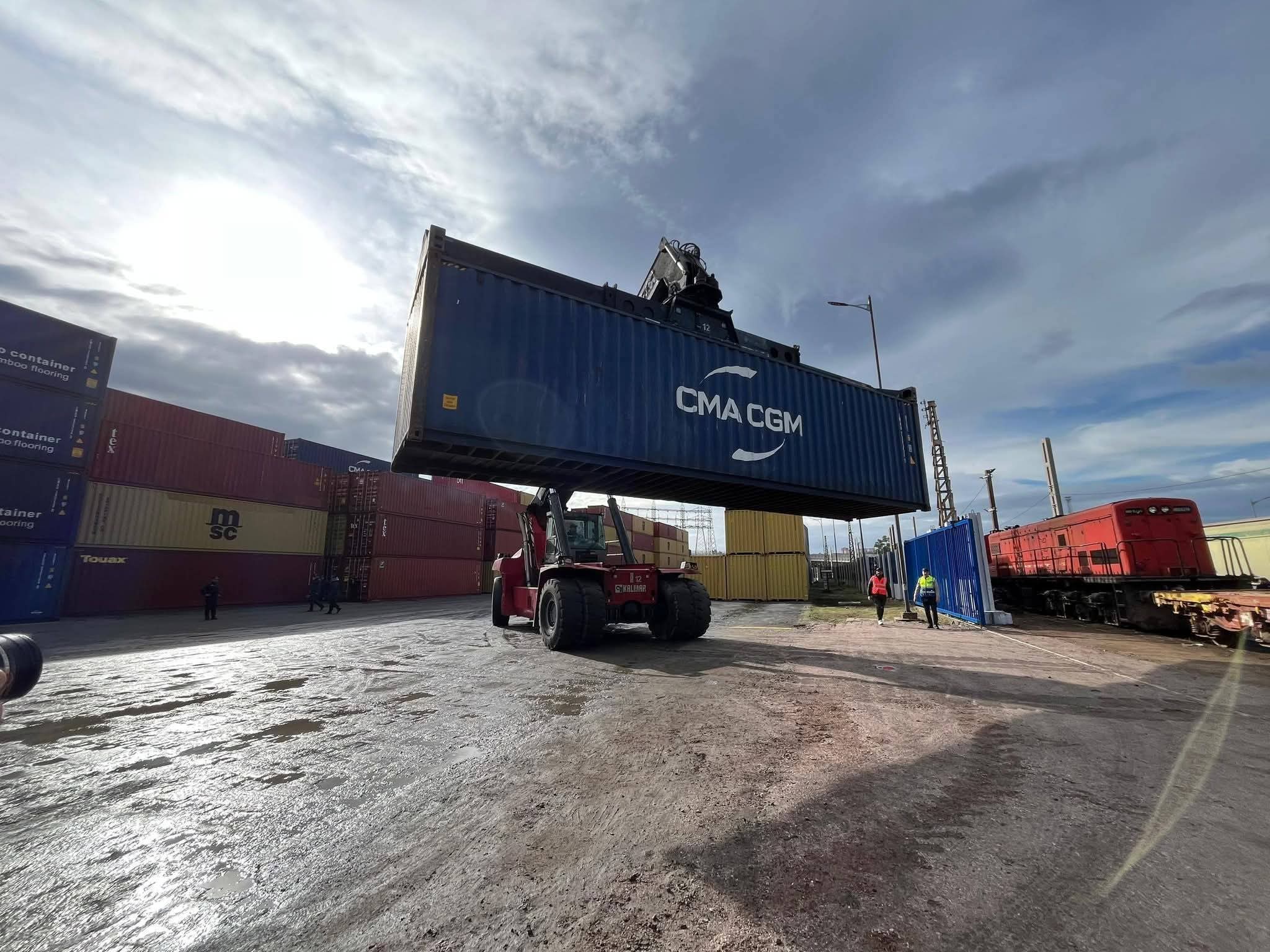 Port d'Annaba...le train de transport de conteneurs est habituellement lancé vers cette destination !