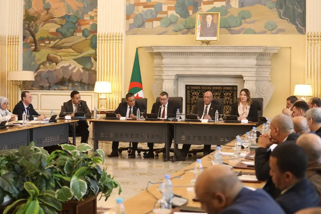 Code de la route.. Le ministre de l'Intérieur met des points sur les lettres