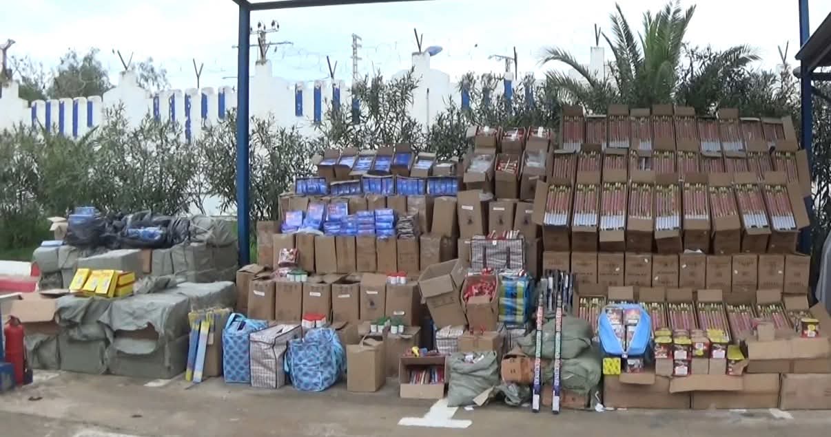 D'une valeur de 13 milliards de centimes...plus de 3 millions de feux d'artifice ont été saisis