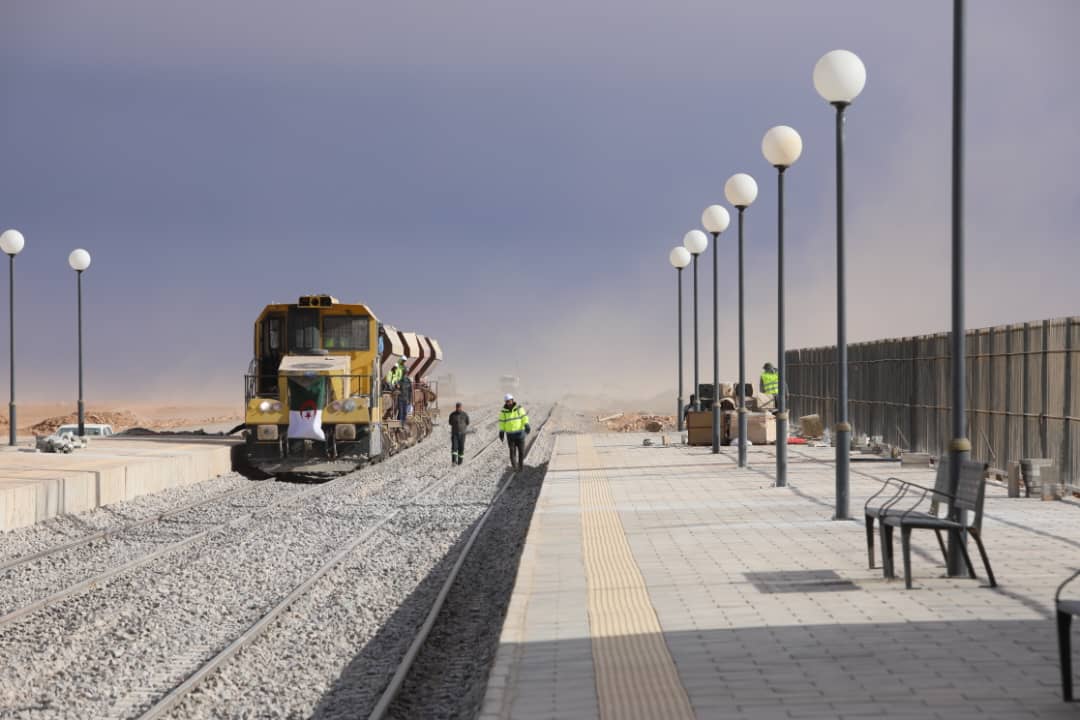 Le premier train de Gara Jbeilat à Oran...une nouvelle étape pour l'exportation du fer et de l'acier