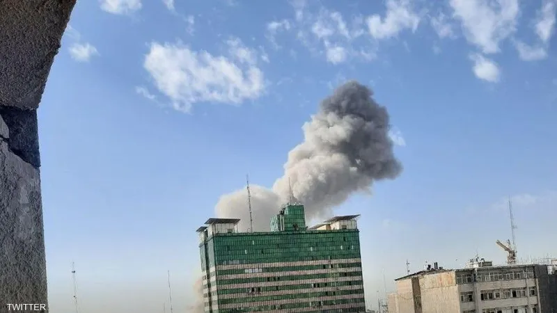 7 missiles tombent près du palais présidentiel... et l'Iran se prépare à riposter