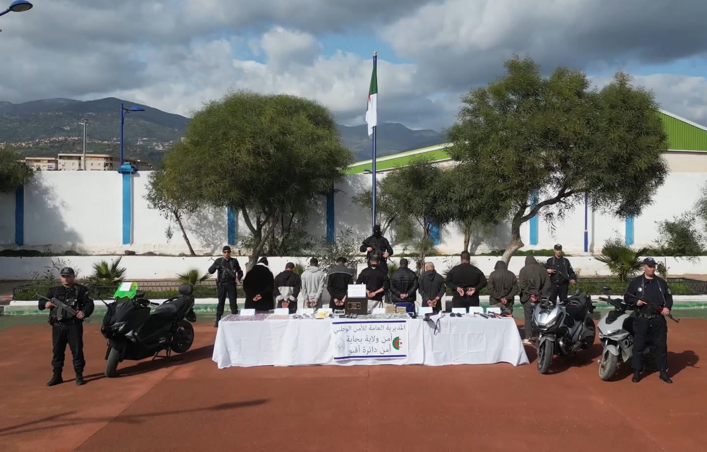 Démantèlement d'un groupe criminel et saisie d'importantes quantités de drogue à Béjaia