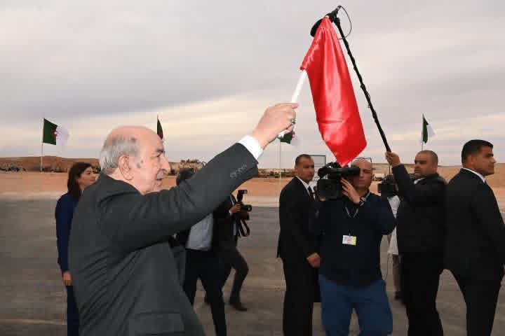 Le Président Tebboune annonce officiellement le début de l'exploitation de la ligne minière ouest Gaara Jbeilat-Tindouf-Béchar