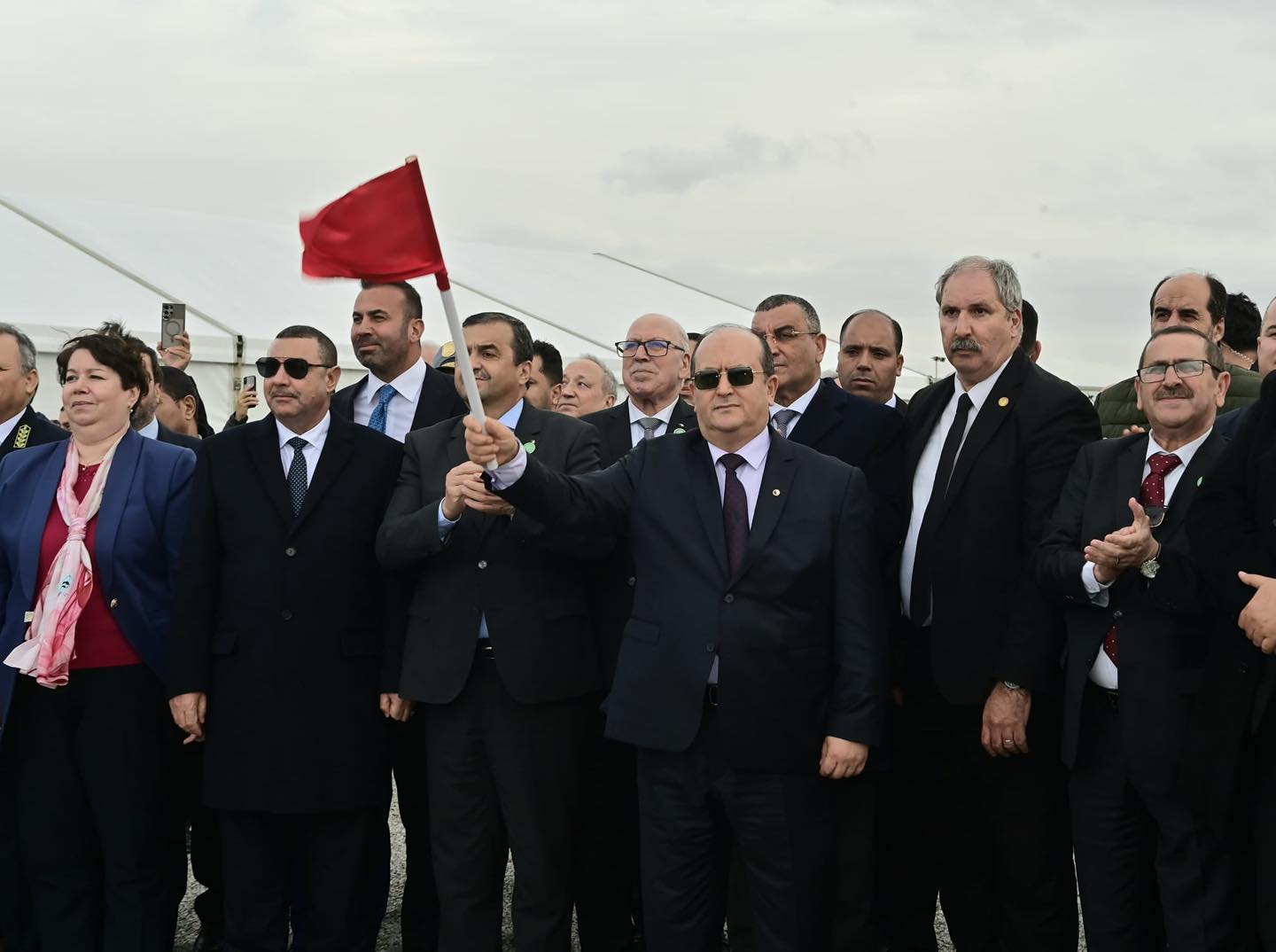 Seifi supervise le déchargement des premières cargaisons de minerai de fer Gara Jbeilat à Oran