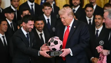 Messi offre à Trump un ballon de football orné de bijoux